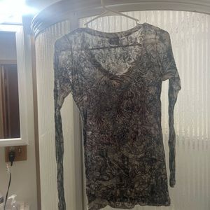 Medium women’s long sleeve daytrip shirt